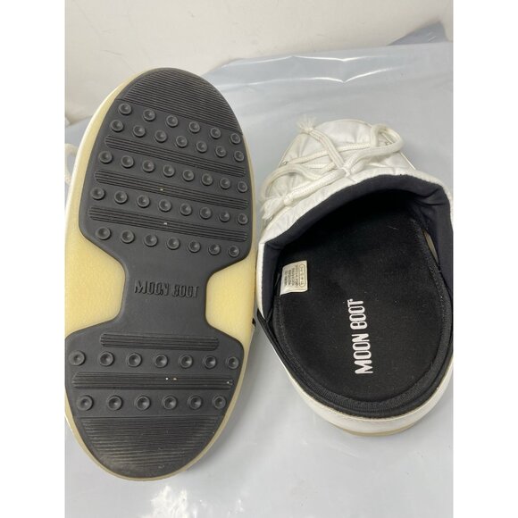 Moon Boot Short Slippers Icon Mule in White, Women Size 39 Us 8 - 8.5 - Picture 3 of 5